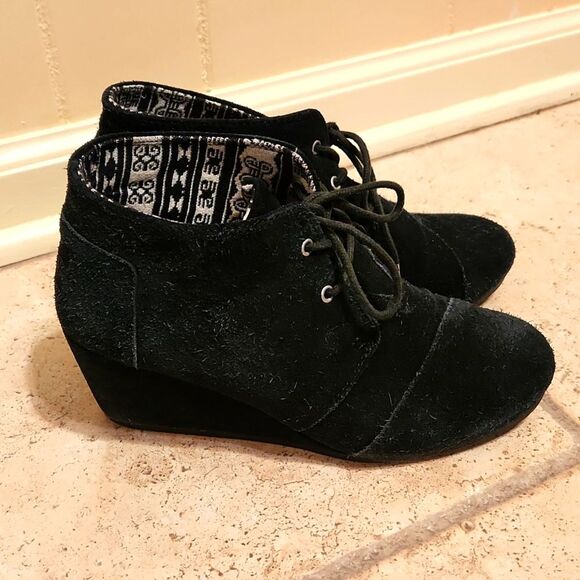 Toms Women's "Desert" Black Suede Wedge Ankle Boots Size 8.5 - Picture 1 of 12